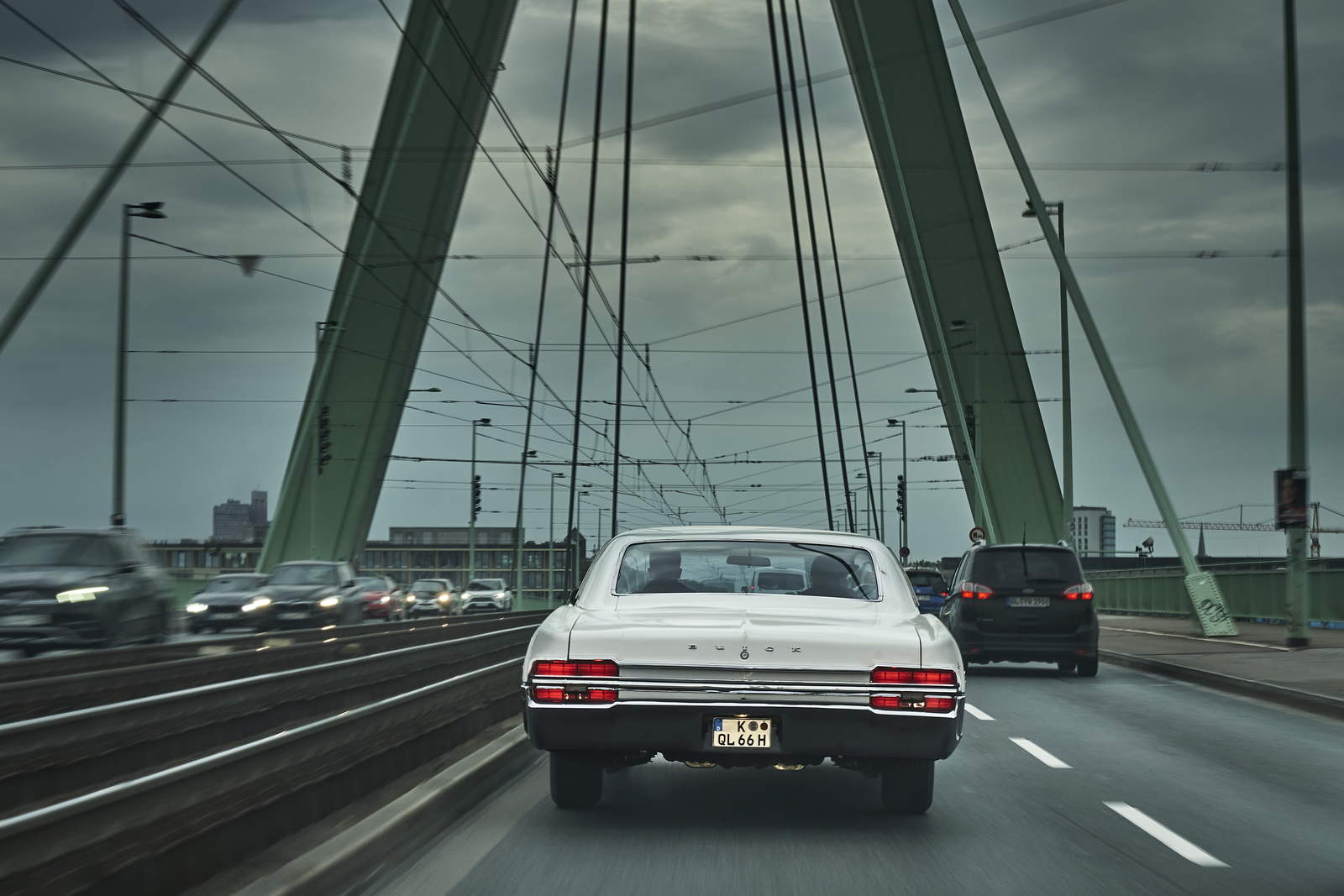 Buick Le Sabre 400 Köln bei Nacht